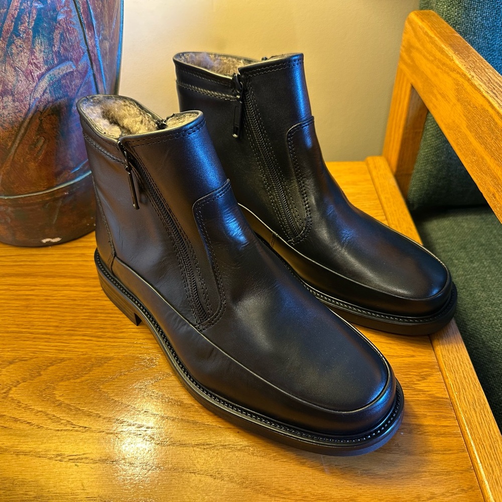 Men's Fretz (Switzerland) Classic Black Leather Boots with Fur Lining (New!!)